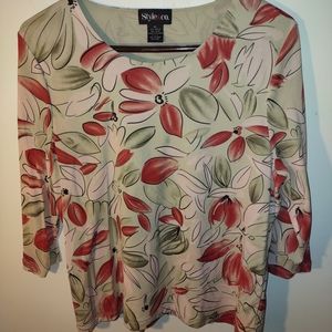 Style&Co Green, Red, White Flower Woman Blouse. Size: Extra Large.